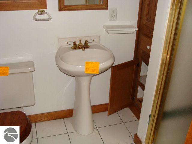 2167 Hoch Road Traverse City, MI 49696 - Photo 8 of 15 1697595-7.JPG