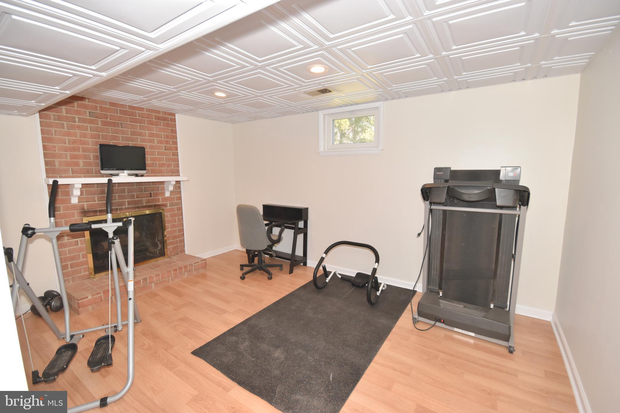 8615 Weems Road Manassas, VA 20110 - Photo 16 of 19 Gallery Image 16