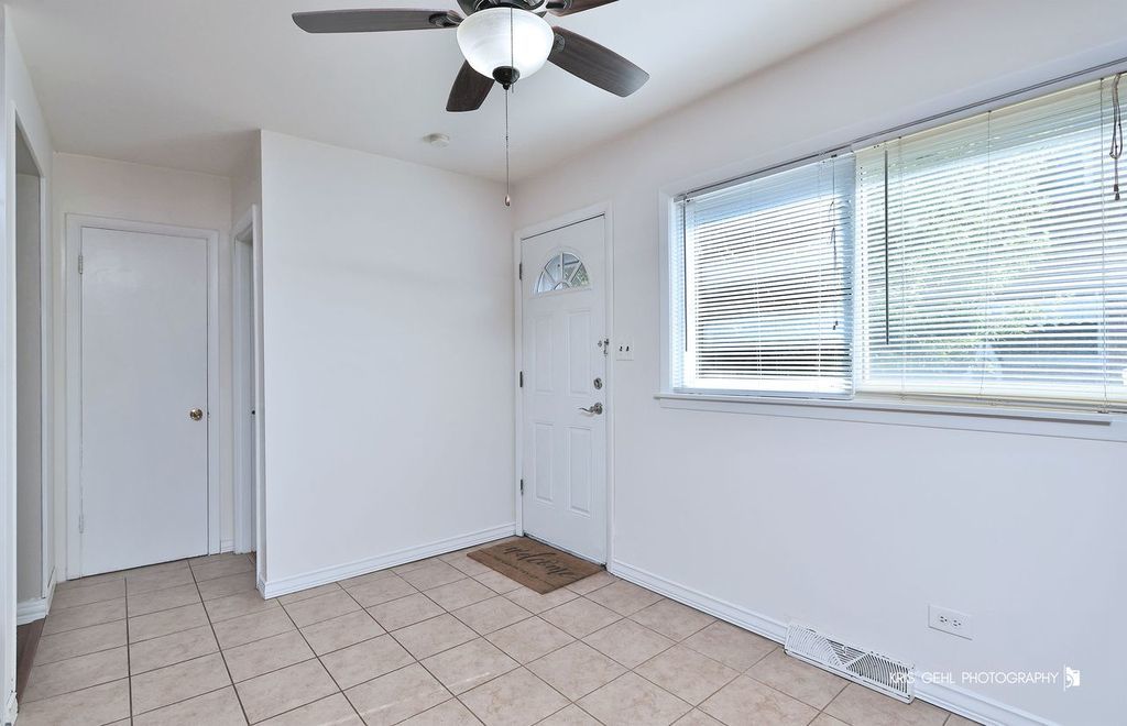 9550 Potter Road Des Plaines, IL 60016 - Photo 9 of 22