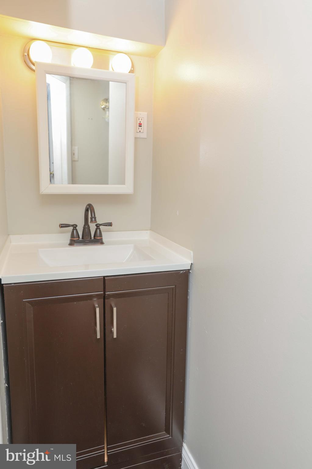 5111 Belair Road Baltimore, MD 21206 - Photo 16 of 35