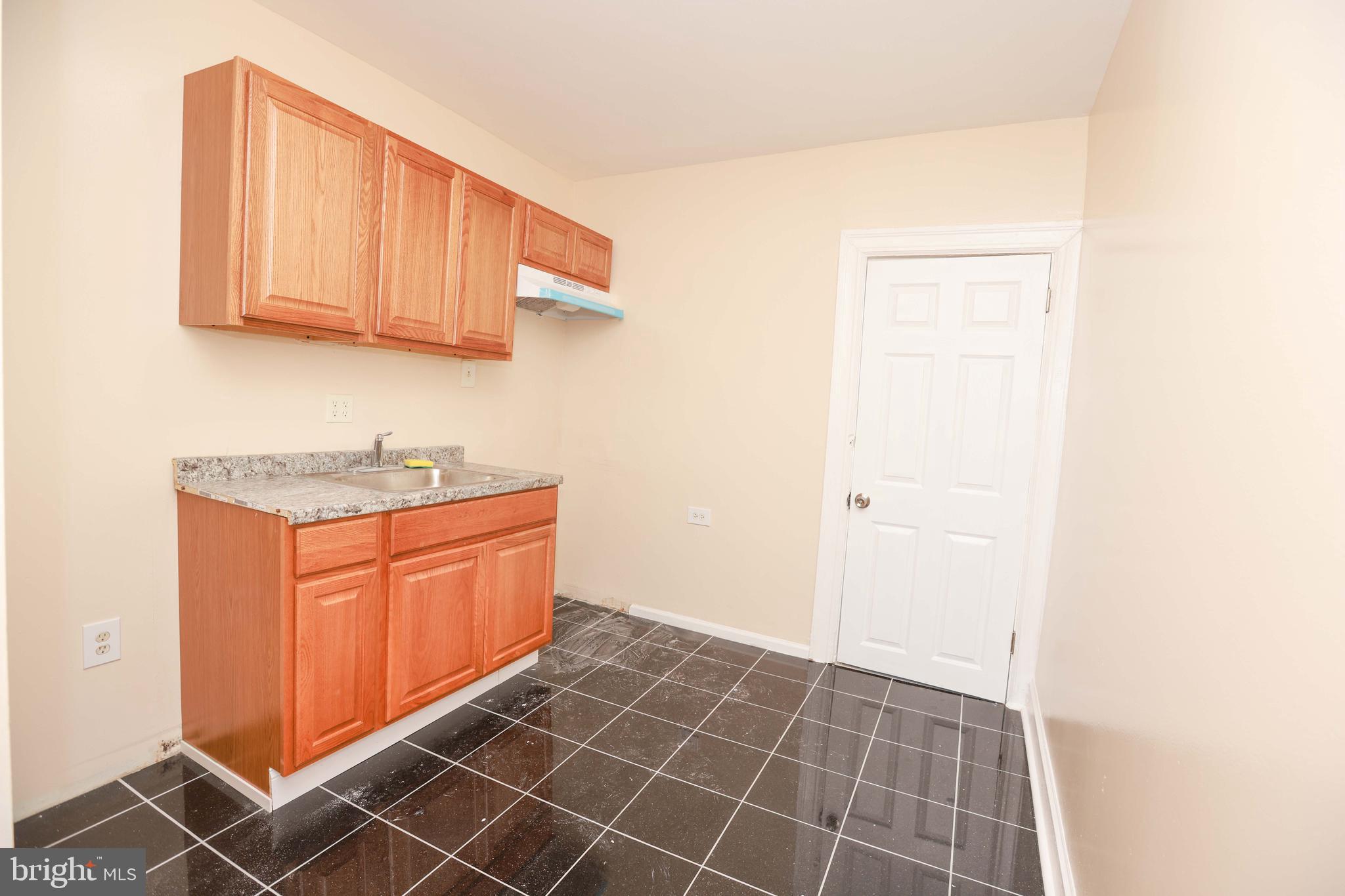 5111 Belair Road Baltimore, MD 21206 - Photo 10 of 35