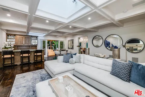 $4,995,000 | 19012 Dorlon Drive, Tarzana, CA 91356