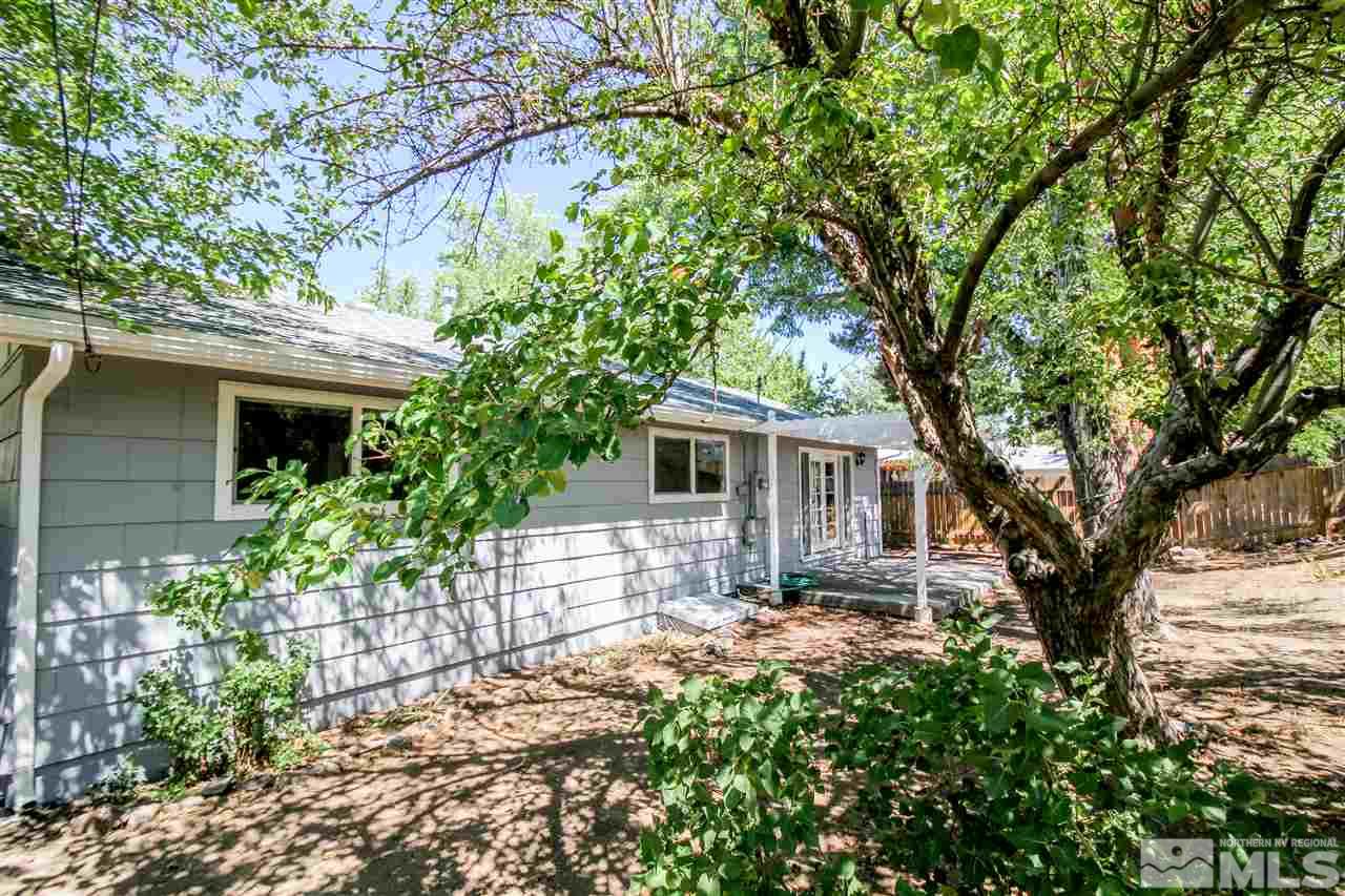 835 Beldon Way Reno, NV 89503 - Photo 4 of 29 Photo 4