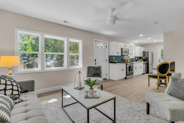 $2,600 | 635 Sequoia Street, Charleston, SC 29407