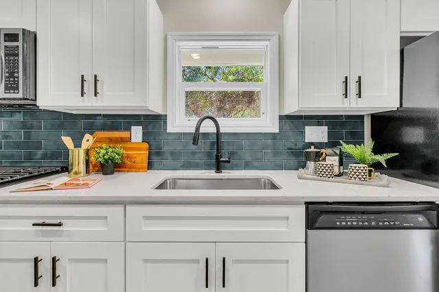 $2,600 | 635 Sequoia Street, Charleston, SC 29407