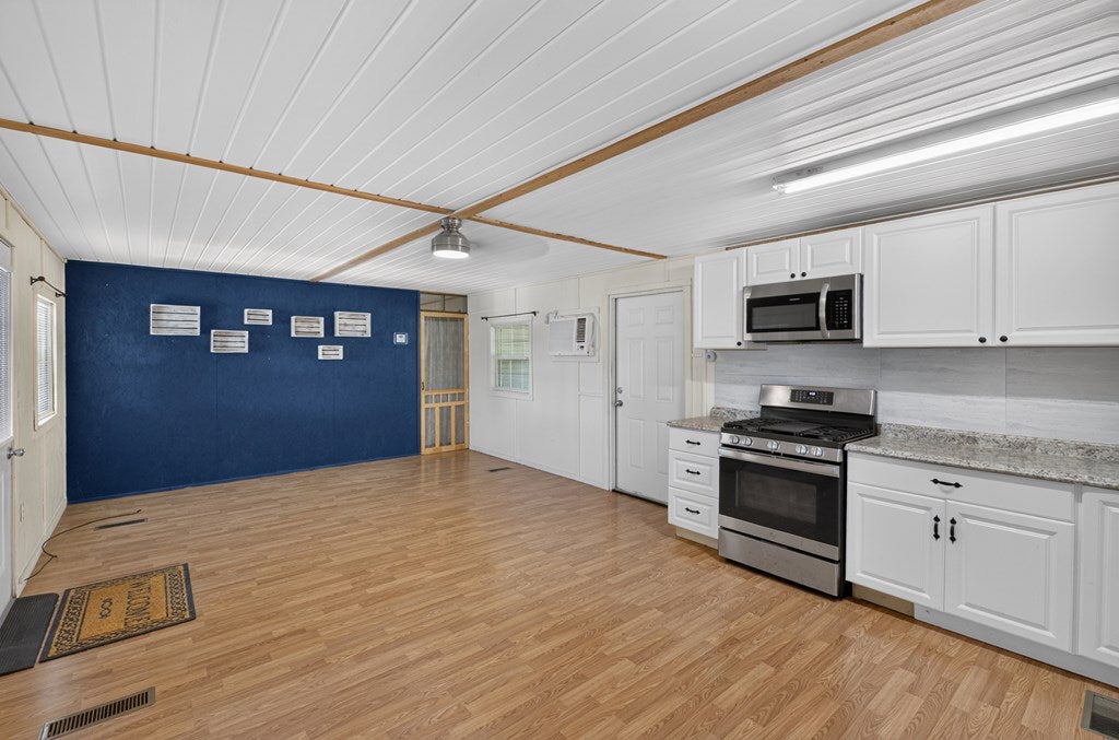 379 Vickers Road Nashville, GA 31639 - Photo 5 of 51 Gallery Image 5