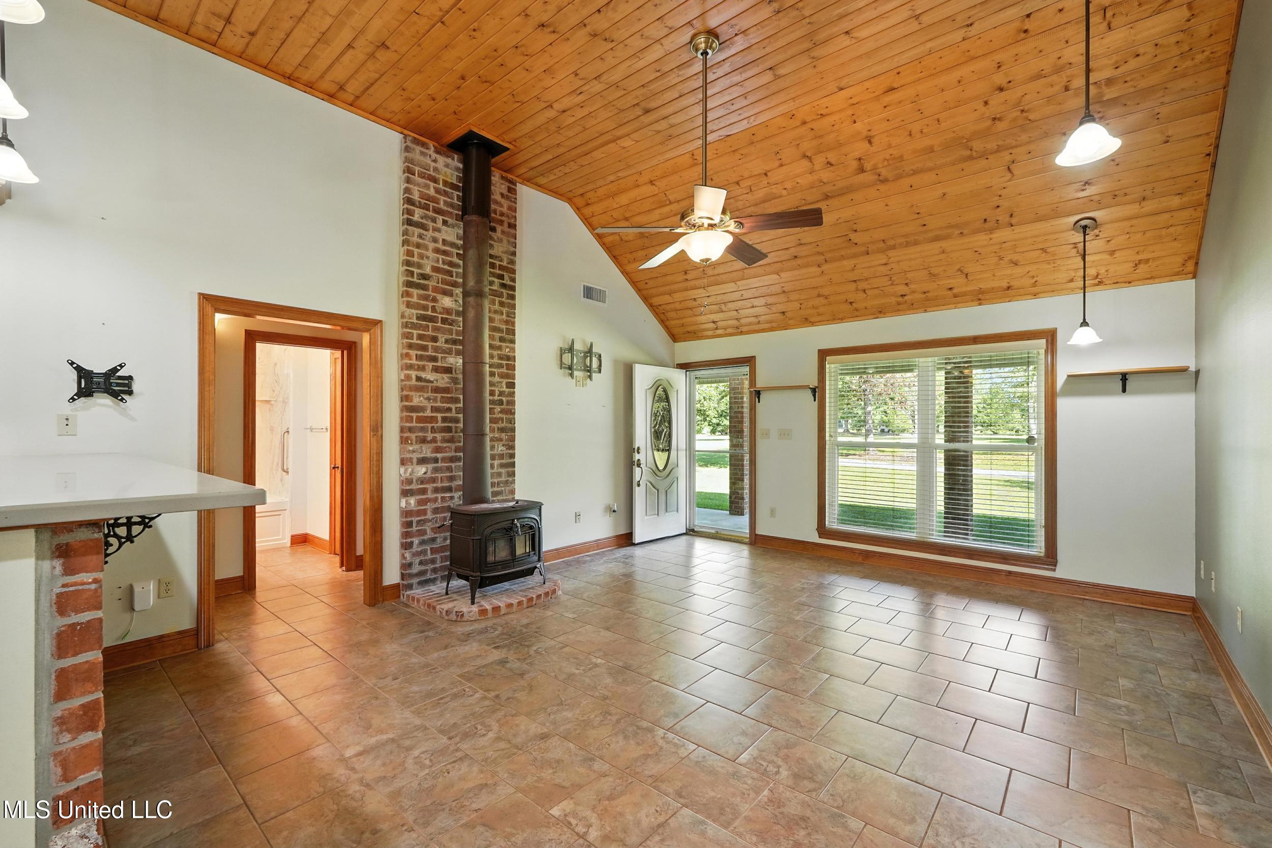 11362 Old Kiln Road Picayune, MS 39466 - Photo 7 of 40 7_living 3