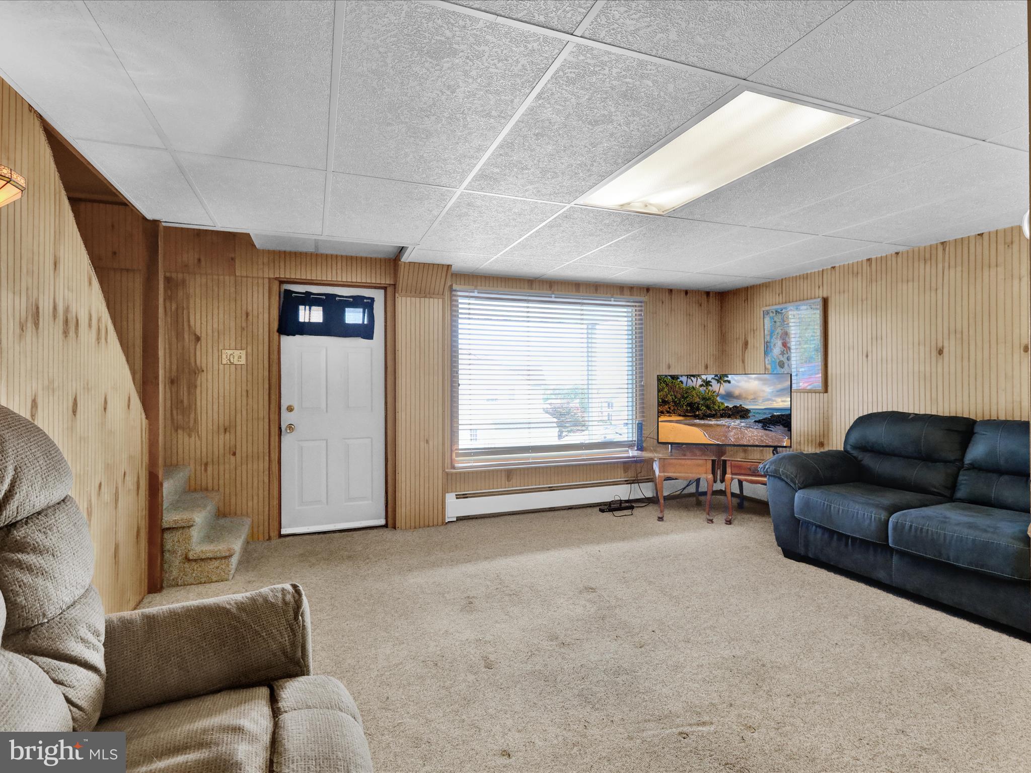 1100 Old Fritztown Road Reading, PA 19608 - Photo 21 of 34 a living room with furniture and a window