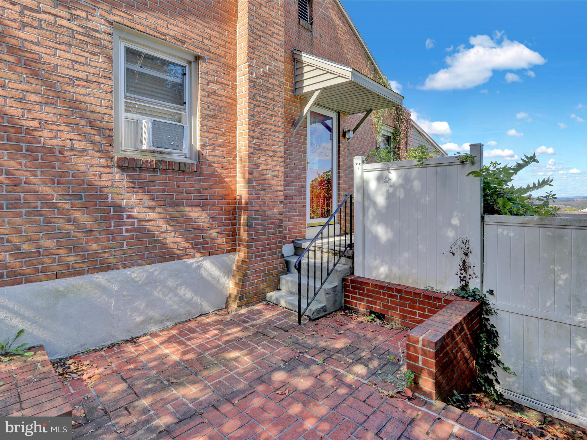 1100 Old Fritztown Road Reading, PA 19608 - Photo 31 of 34 a backyard of a house