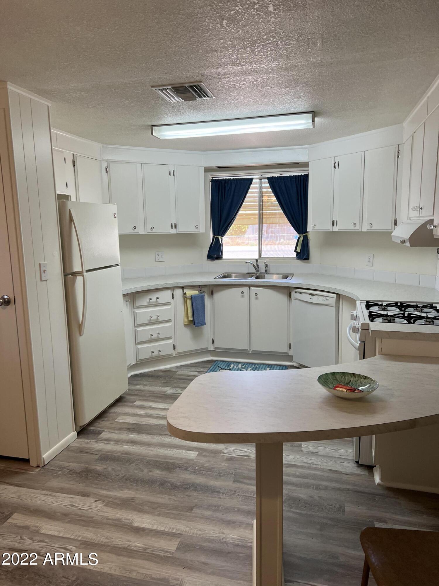 2191 South Tomahawk Road Apache Junction, AZ 85119 - Photo 11 of 15 Kitchen