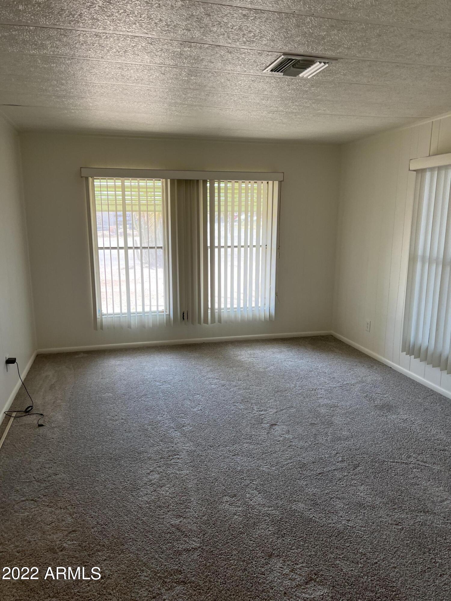 2191 South Tomahawk Road Apache Junction, AZ 85119 - Photo 3 of 15 Living room