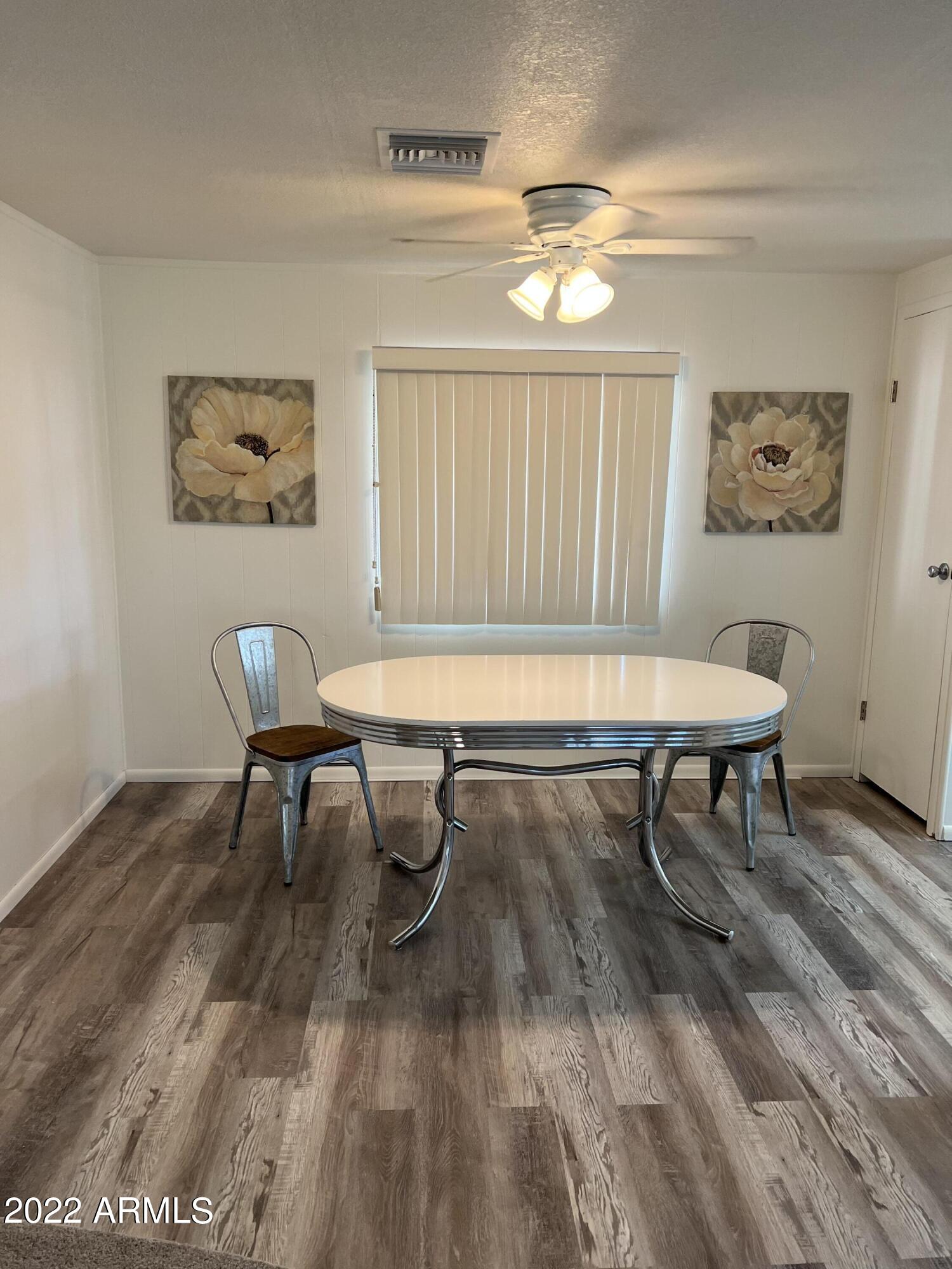 2191 South Tomahawk Road Apache Junction, AZ 85119 - Photo 9 of 15 Dining room
