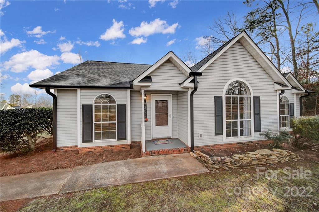 203 Applegate Lane Fort Mill, SC 29715 - Photo 1 of 32 Gallery Image 1