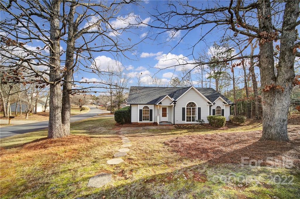 203 Applegate Lane Fort Mill, SC 29715 - Photo 2 of 32 Gallery Image 2