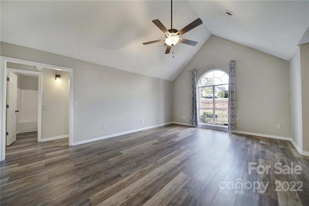 203 Applegate Lane Fort Mill, SC 29715 - Photo 5 of 32 Gallery Image 5