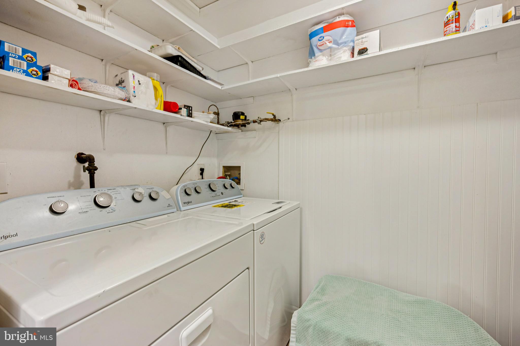 112 Village Lane Mount Laurel, NJ 08054 - Photo 10 of 17 a utility room with dryer and washer