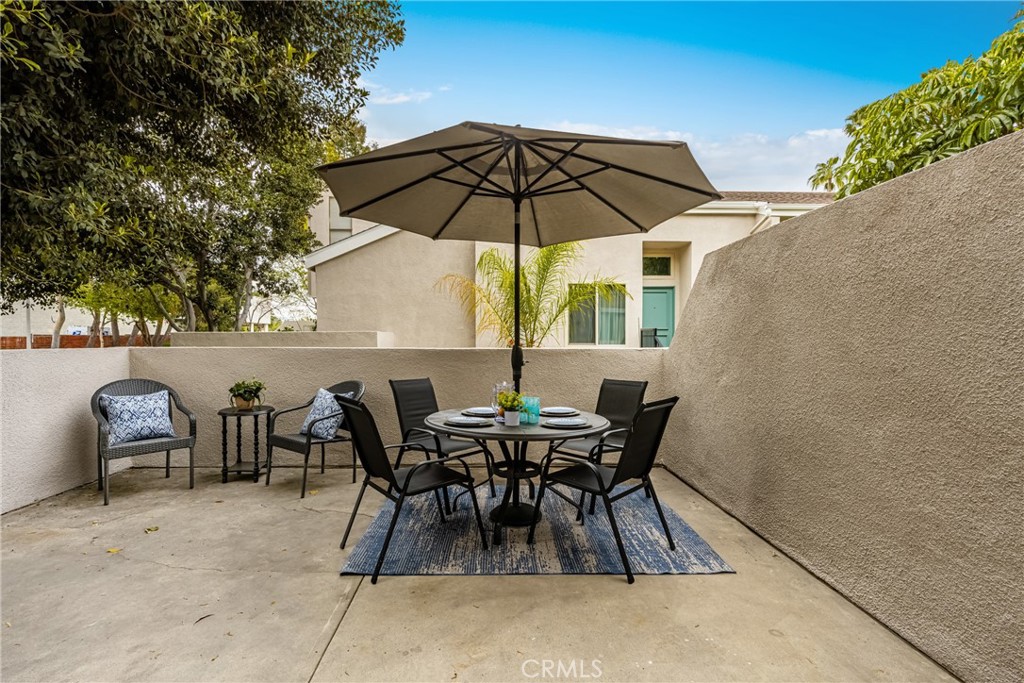 1538 Windsor Lane Fullerton, CA 92831 - Photo 36 of 40 a view of an outdoor sitting area with furniture