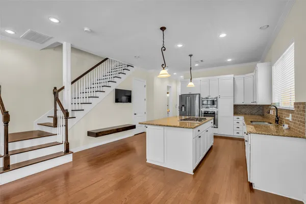 $3,500 | 1423 Colorado Street, Houston, TX 77007