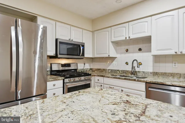 $3,000 | 8889 Papillon Drive, Ellicott City, MD 21043