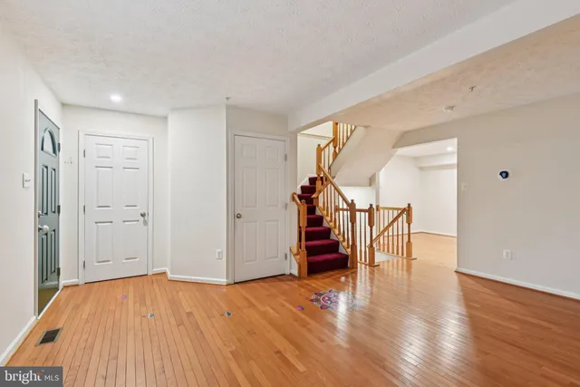 $3,000 | 8889 Papillon Drive, Ellicott City, MD 21043