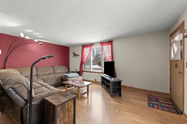 $319,000 | 2145 Root Street, Crest Hill, IL 60403