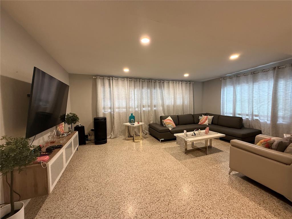 402 Doolittle Street Orlando, FL 32839 - Photo 5 of 18