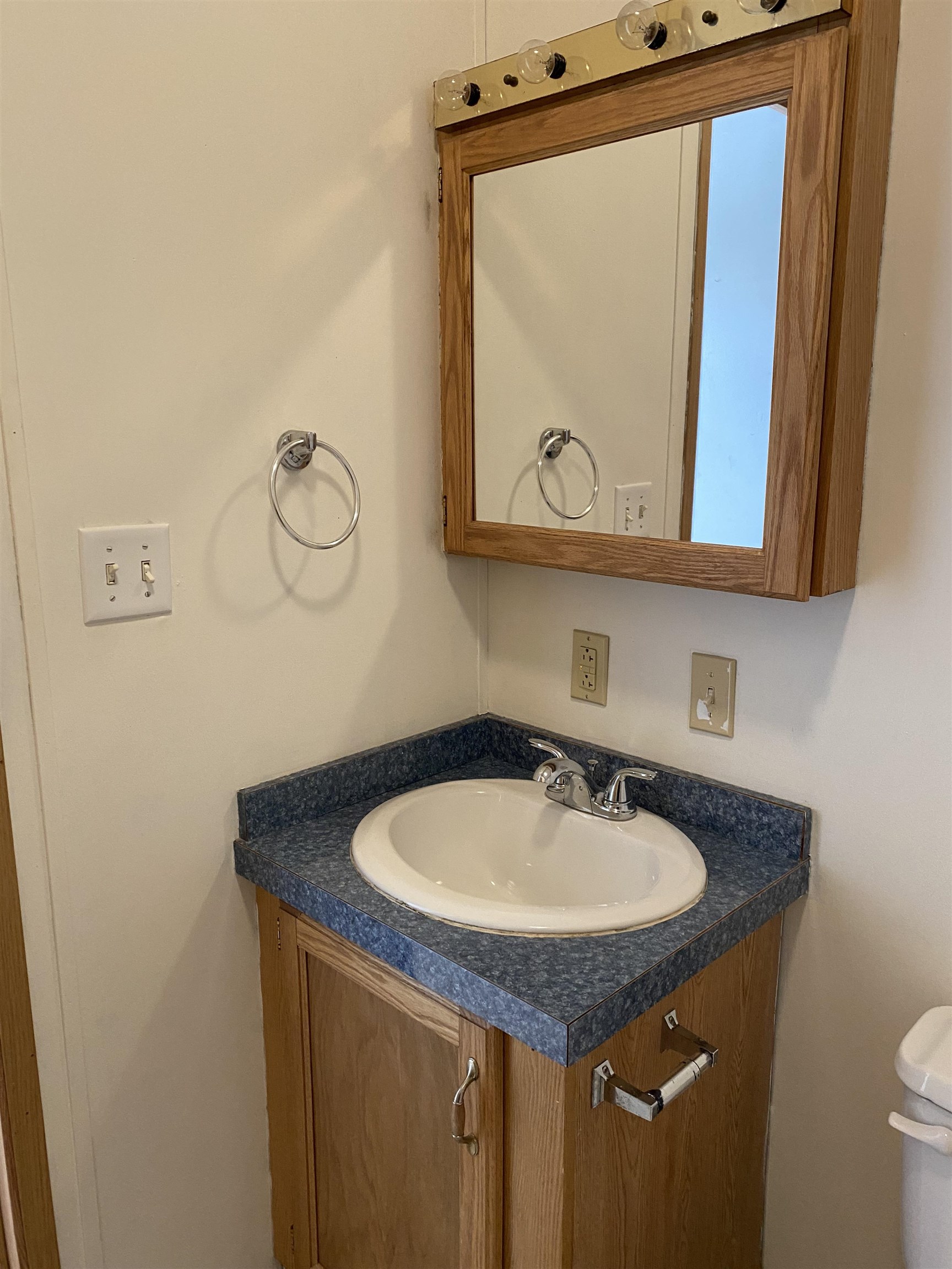 28 Billings Mobile Manor, Unit 28 Rutland, VT 05701 - Photo 16 of 19 Gallery Image 16