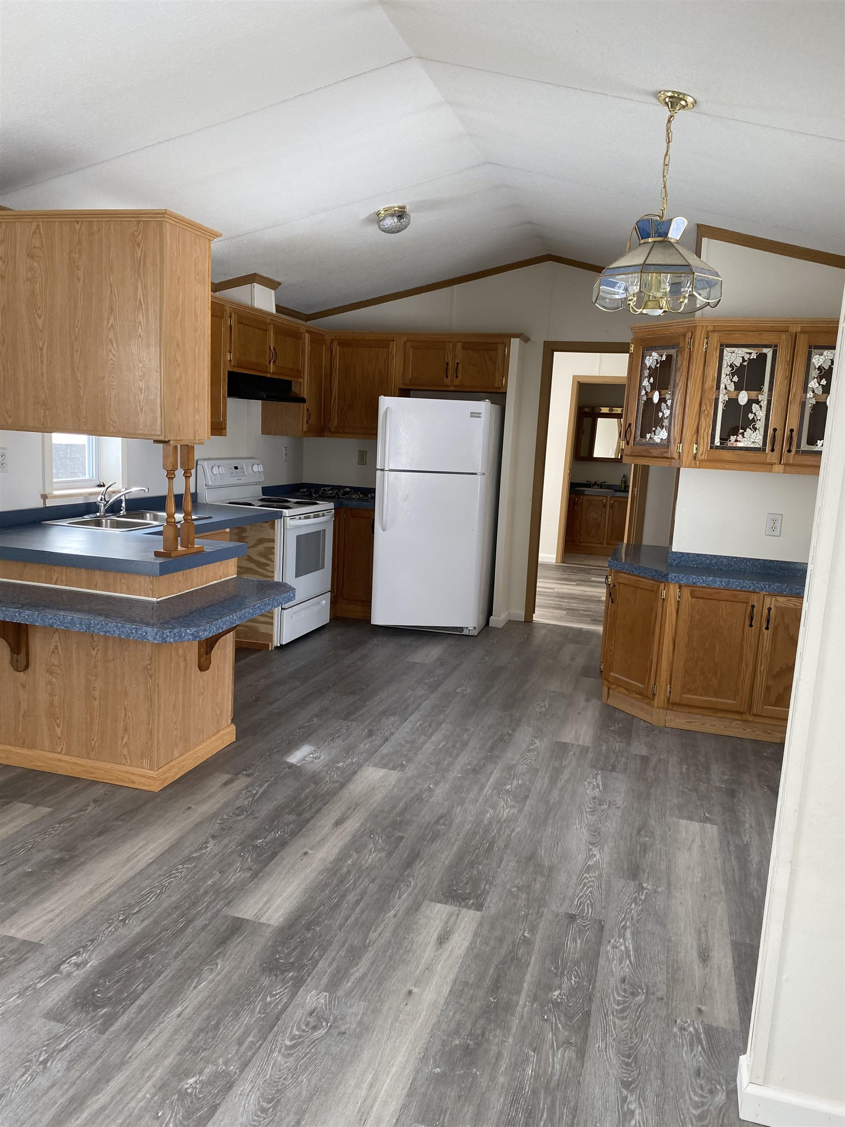 28 Billings Mobile Manor, Unit 28 Rutland, VT 05701 - Photo 3 of 19 Gallery Image 3