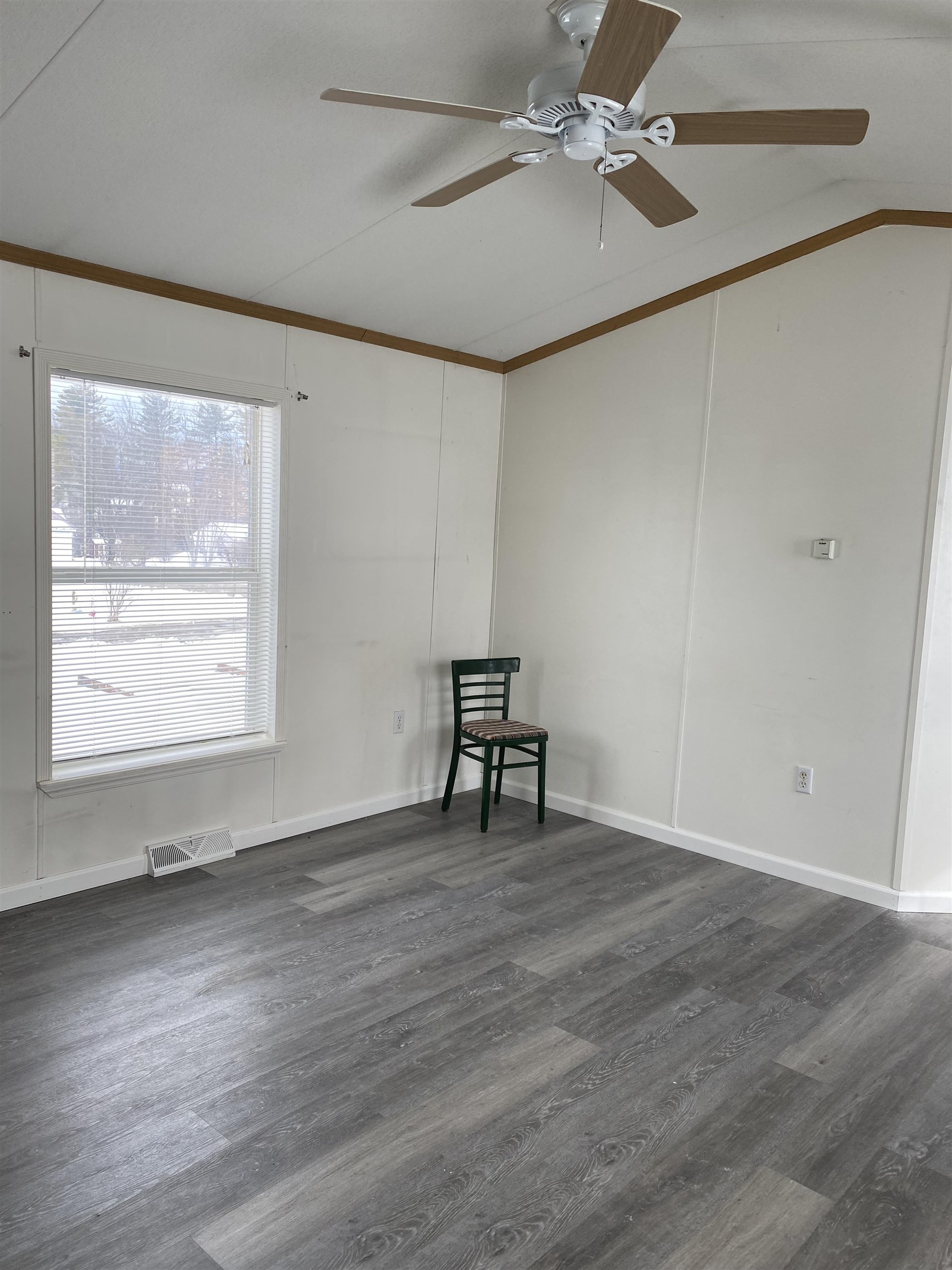 28 Billings Mobile Manor, Unit 28 Rutland, VT 05701 - Photo 6 of 19 Gallery Image 6