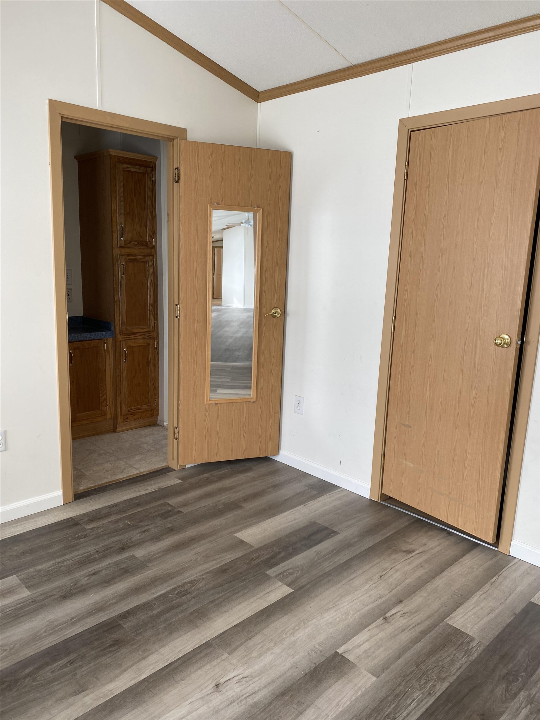 28 Billings Mobile Manor, Unit 28 Rutland, VT 05701 - Photo 7 of 19 Gallery Image 7