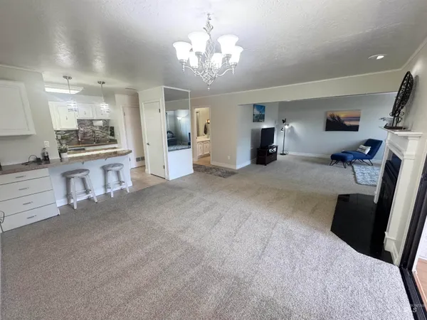 $343,900 | 1095 North Camelot Drive, Boise, ID 83704