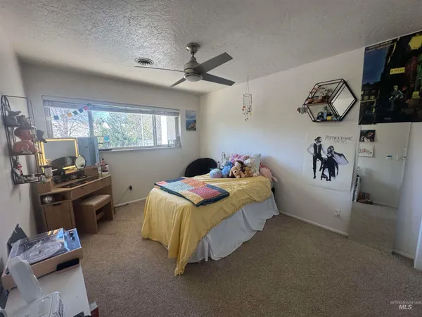 $343,900 | 1095 North Camelot Drive, Boise, ID 83704