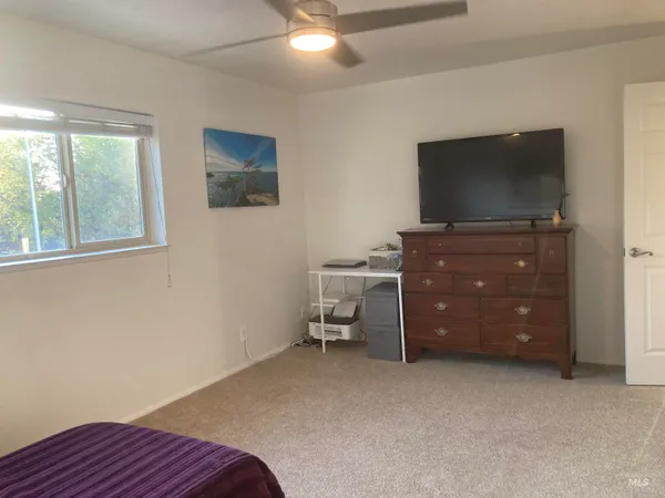 $343,900 | 1095 North Camelot Drive, Boise, ID 83704