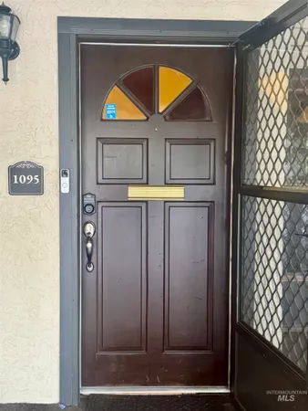 $343,900 | 1095 North Camelot Drive, Boise, ID 83704