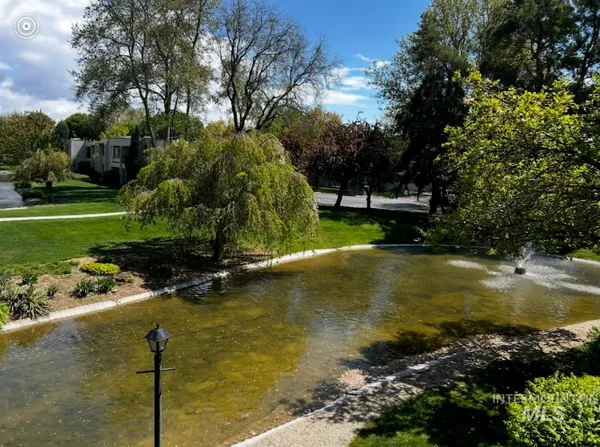 $343,900 | 1095 North Camelot Drive, Boise, ID 83704