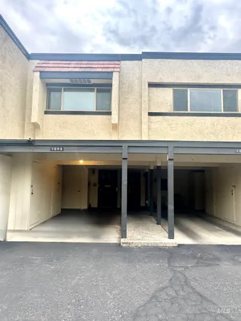 $343,900 | 1095 North Camelot Drive, Boise, ID 83704