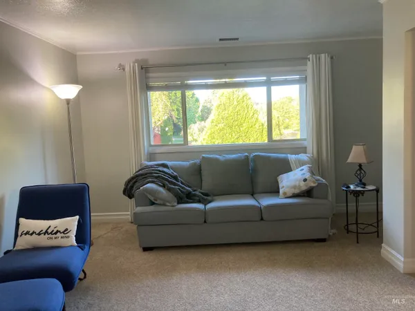 $343,900 | 1095 North Camelot Drive, Boise, ID 83704