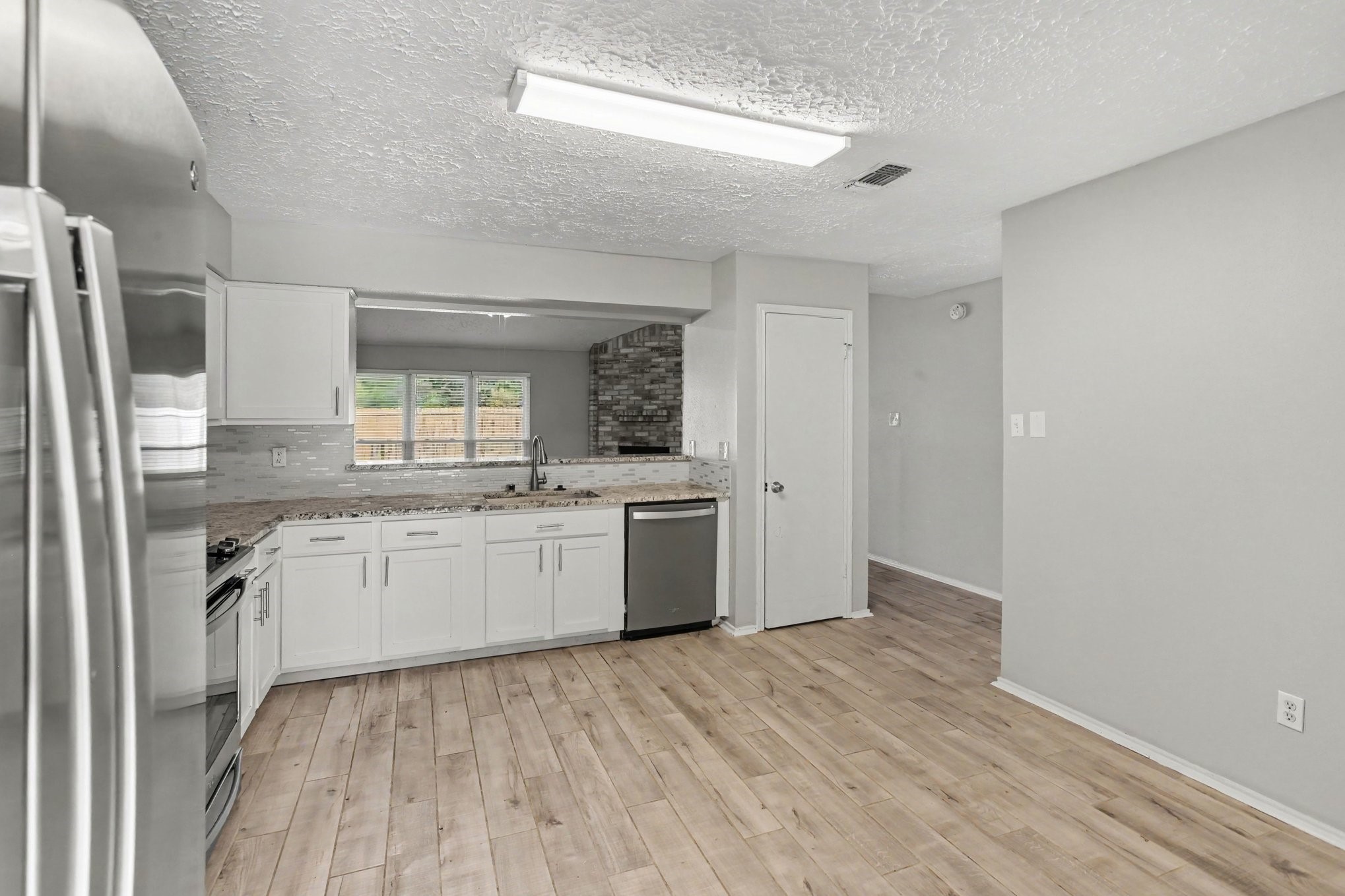 24234 Azure Sky Drive Spring, TX 77373 - Photo 6 of 15 Gallery Image 6
