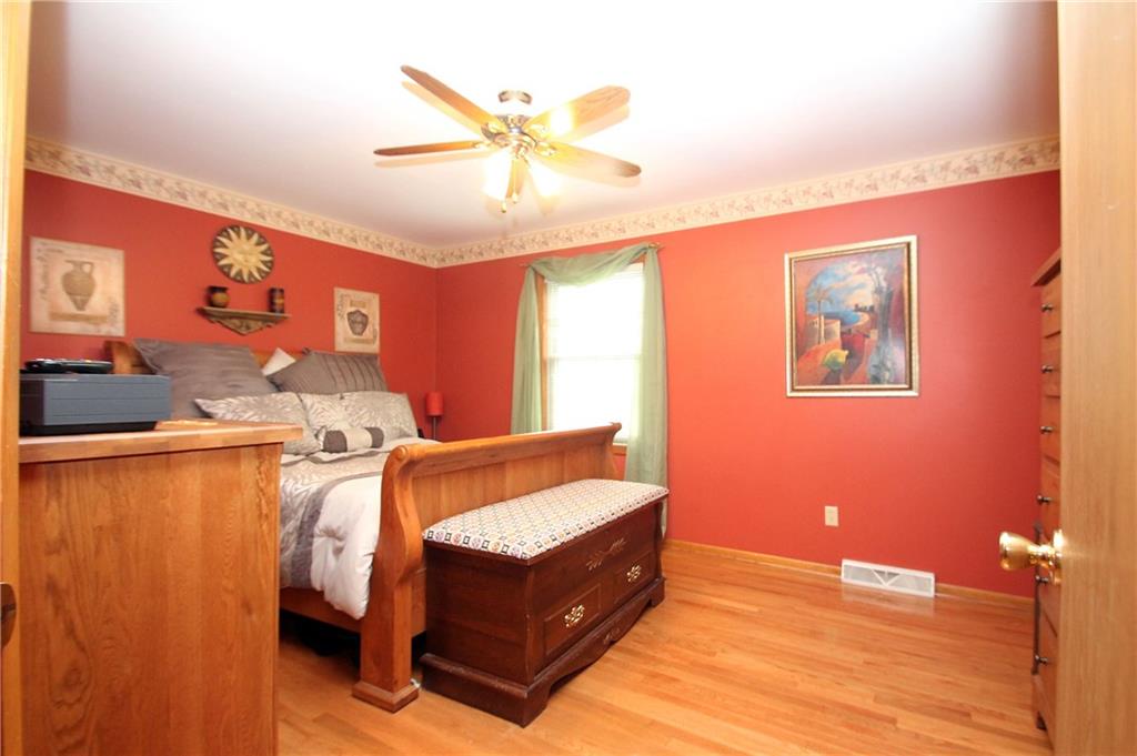 1139 Harmony Road Baden, PA 15005 - Photo 7 of 23