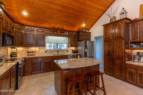 $1,050,000 | 504 Murdocksville Road, West End, NC 27376