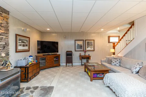 $1,050,000 | 504 Murdocksville Road, West End, NC 27376