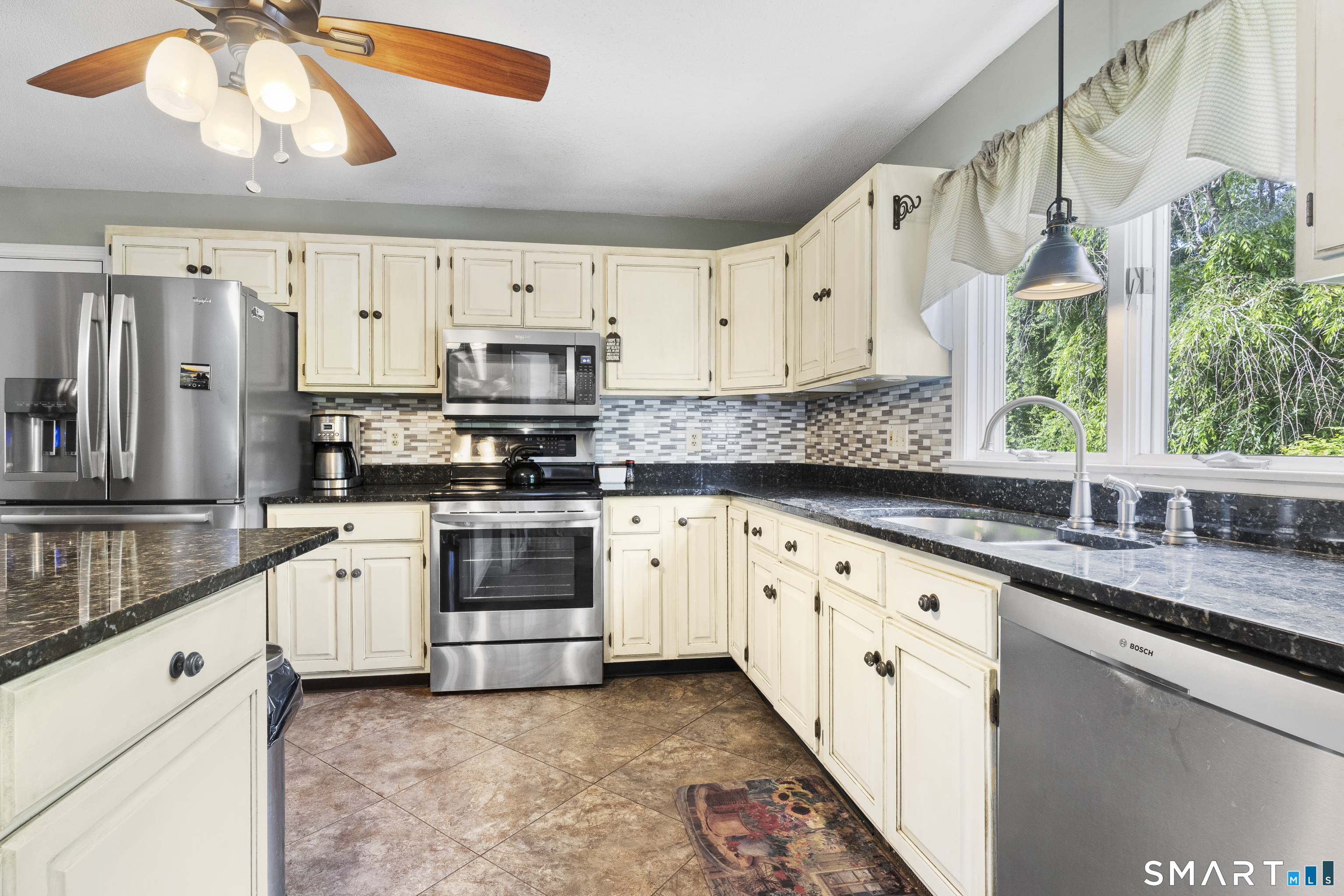 182 Stawicki Road Thompson, CT 06255 - Photo 7 of 34