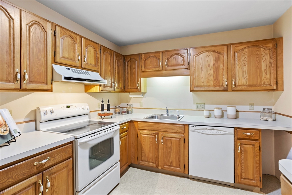 75 Page Road, Unit 25 Bedford, MA 01730 - Photo 28 of 31 Gallery Image 28