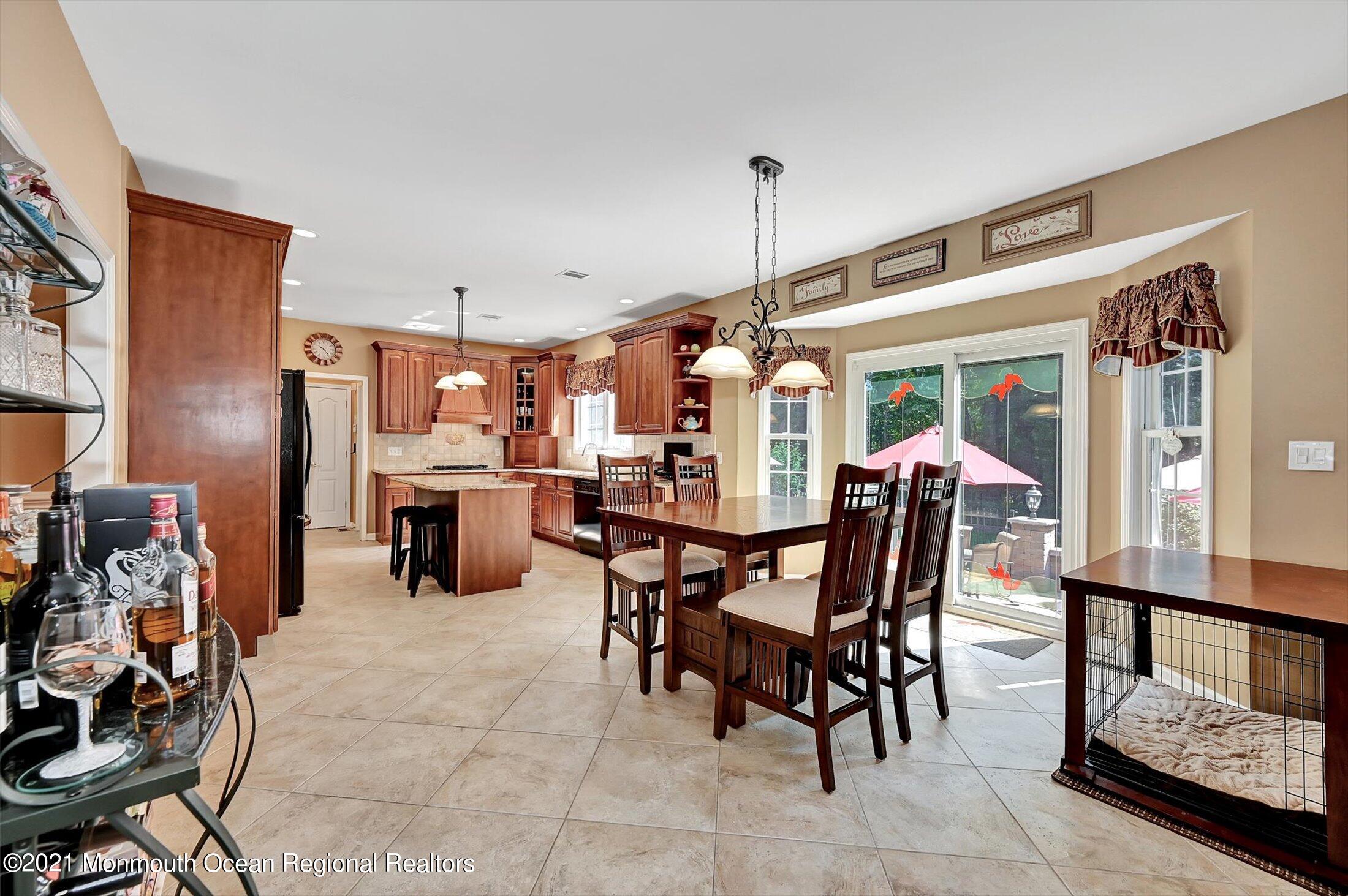 202 Robertsville Road Freehold, NJ 07728 - Photo 12 of 41 12-13398827