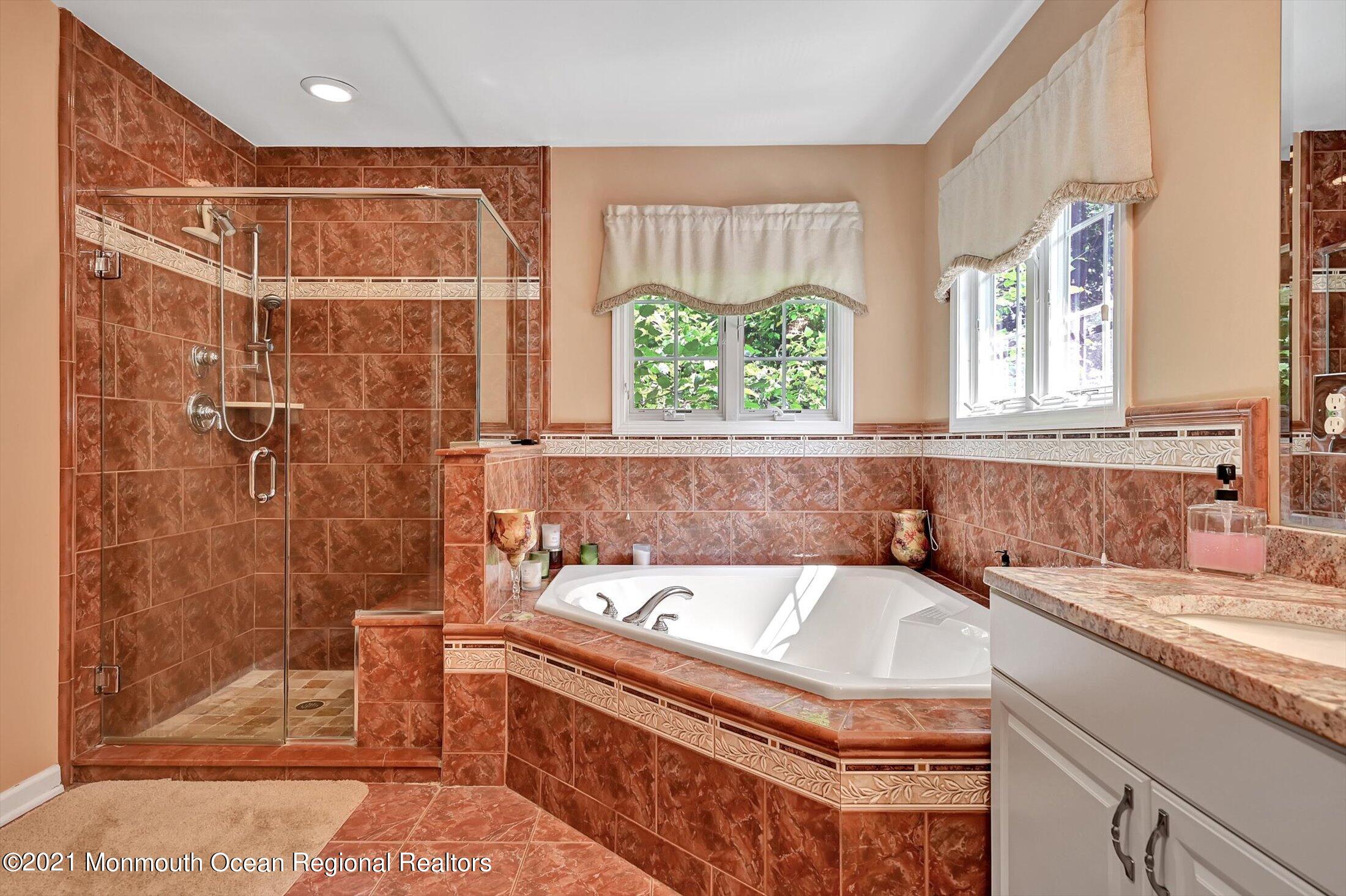 202 Robertsville Road Freehold, NJ 07728 - Photo 25 of 41 25-13398880