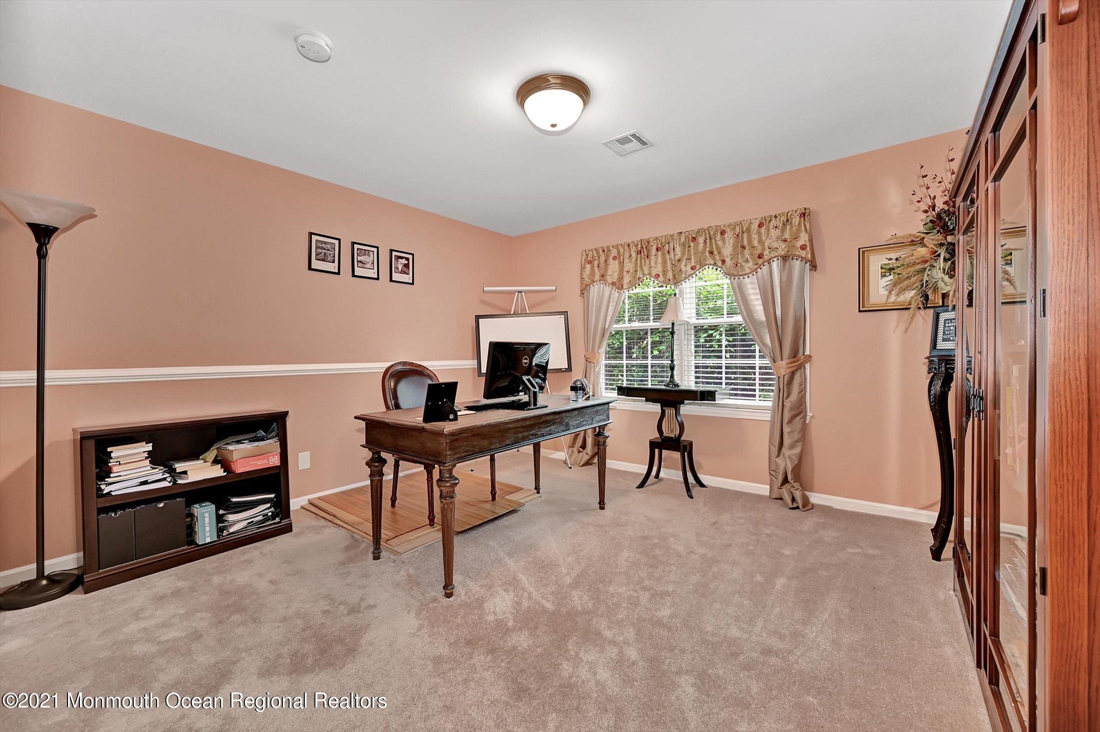 202 Robertsville Road Freehold, NJ 07728 - Photo 28 of 41 28-13398893