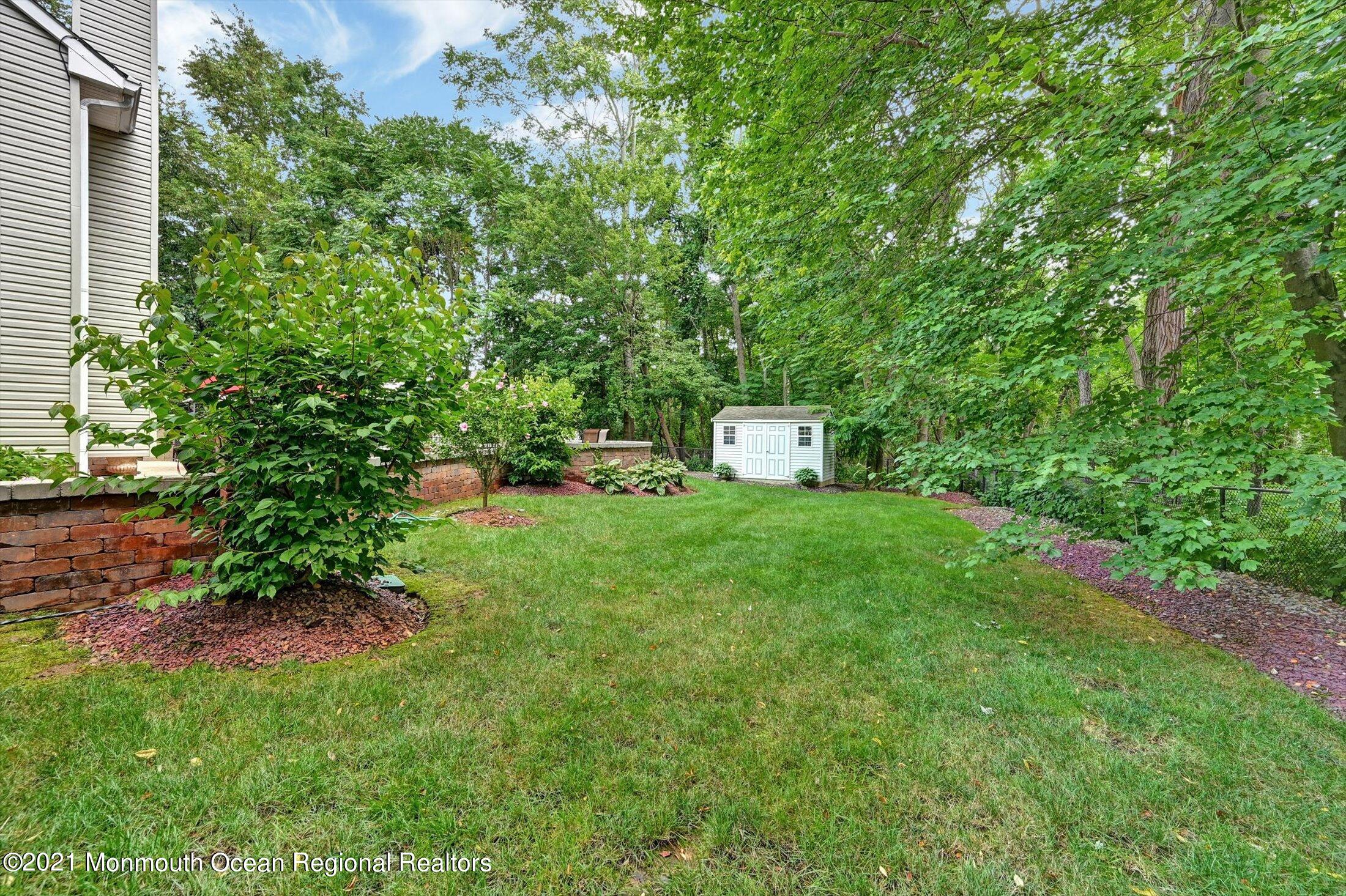 202 Robertsville Road Freehold, NJ 07728 - Photo 37 of 41 37-13398952