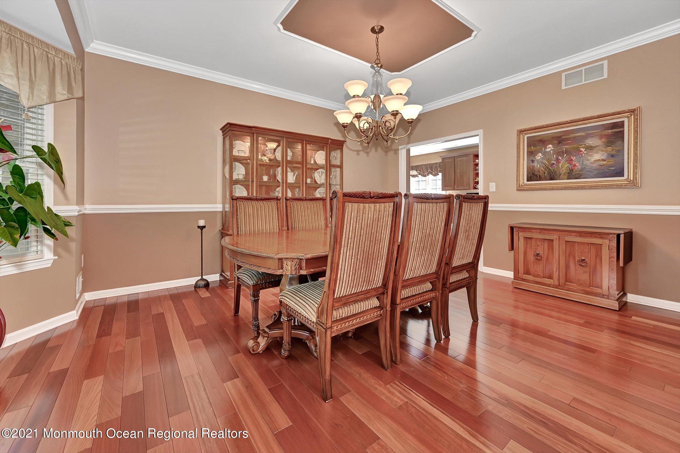 202 Robertsville Road Freehold, NJ 07728 - Photo 7 of 41 07-13398816