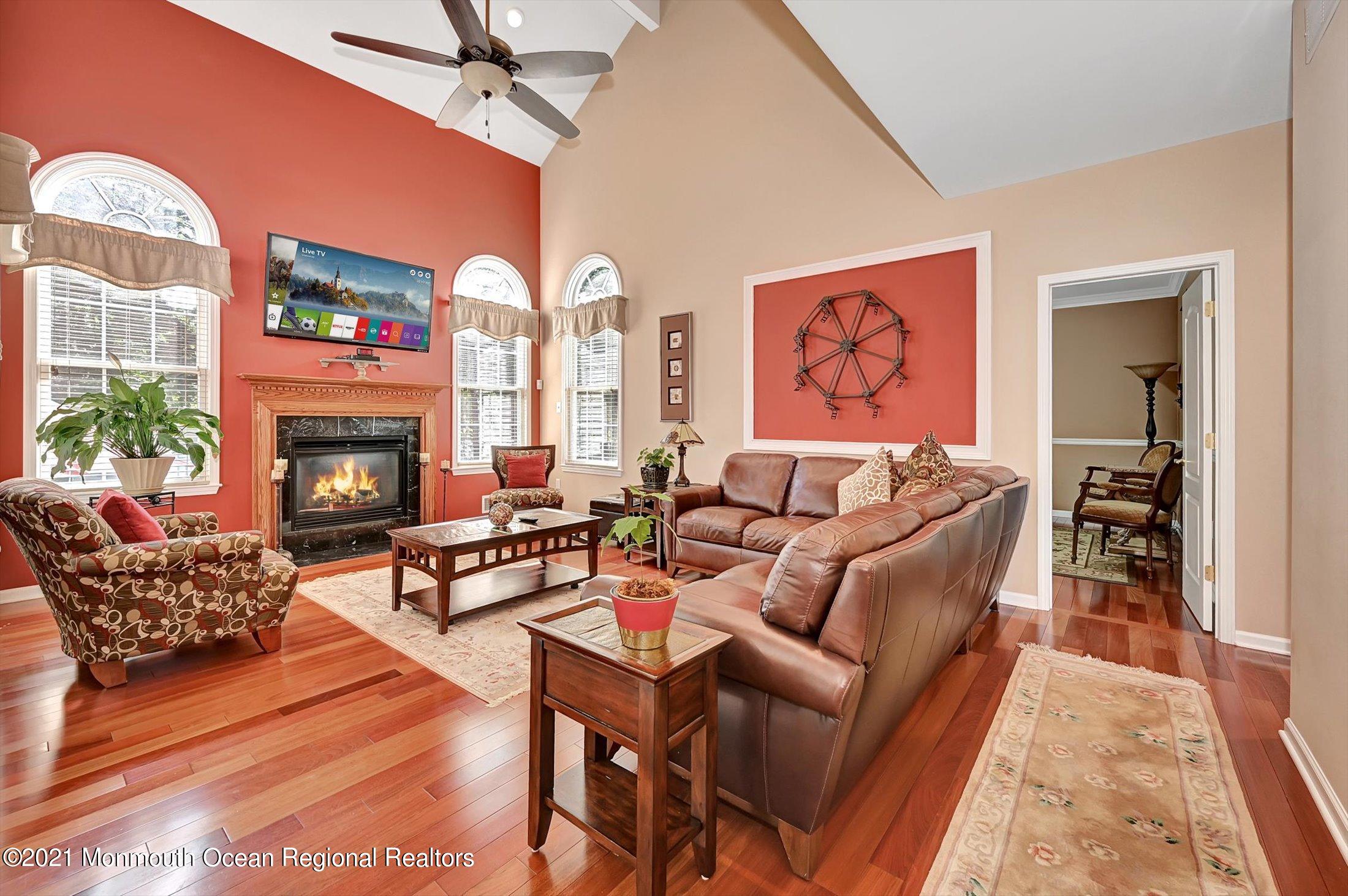 202 Robertsville Road Freehold, NJ 07728 - Photo 9 of 41 09-13398819