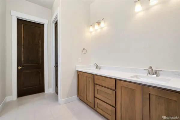 $1,049,990 | 24113 East 36th Place, Aurora, CO 80019